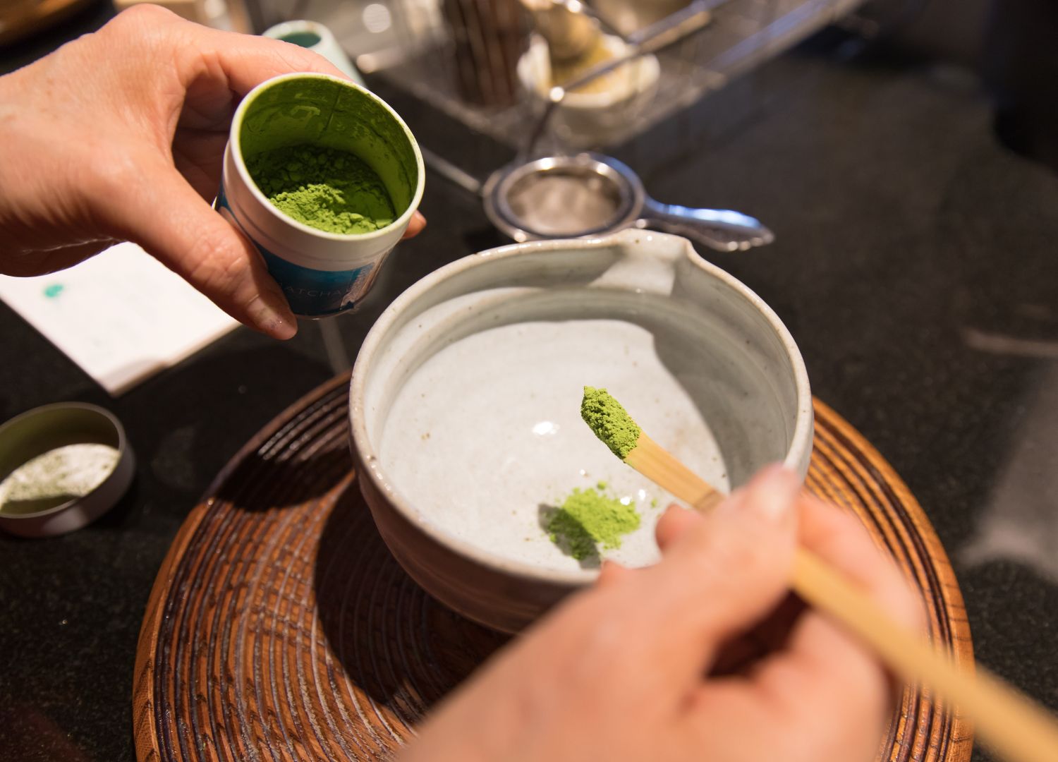 matcha tea making